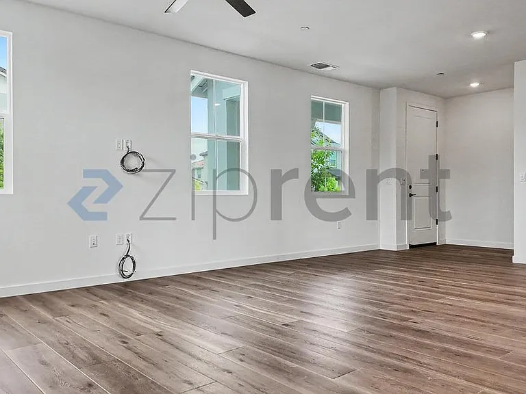10110 Elise Way — Photo 12
