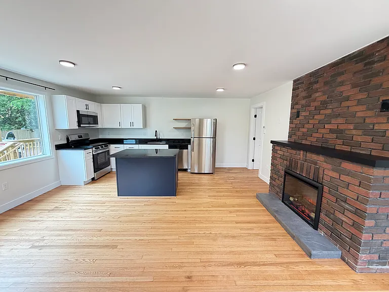 20-22 Poirier Pl #2 — Photo 1