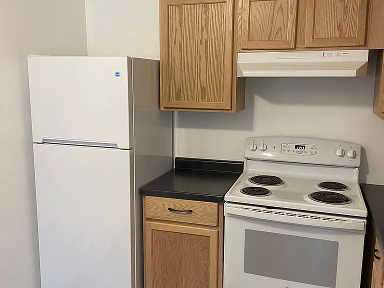 211 E Main St #4 — Photo 5