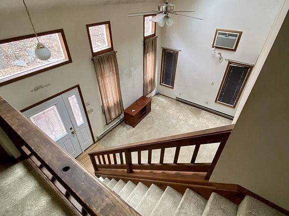 4th image of 1295 Brentwood Dr