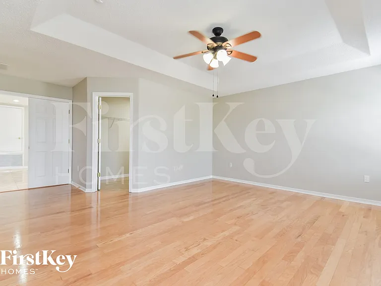 458 Rona Ln — Photo 8