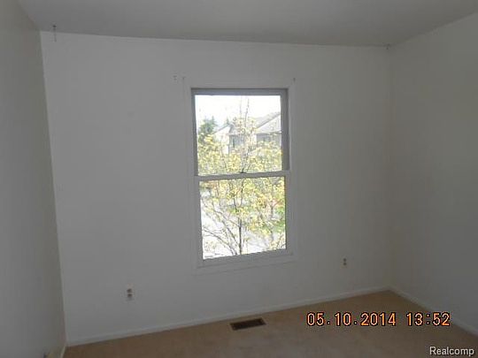 3rd image of 4180 Breckenridge Dr #1
