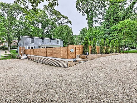 2nd image of 10 Marie Ln