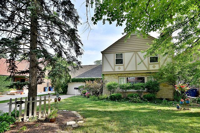 1st image of 369 E Parkview Ave