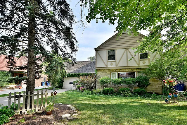 369 E Parkview Ave photo 1