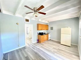 527 48th St, West Palm Beach, FL