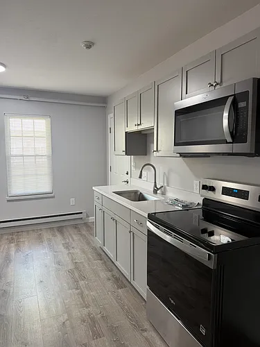 1287 Bridge St #4-8 Photo 1