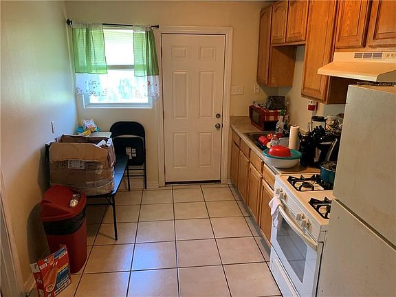 3rd image of 4632 ` Lynhuber Dr