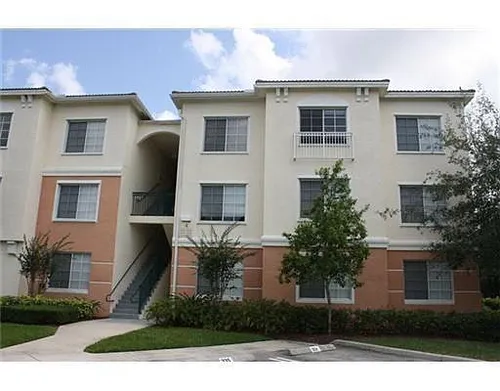 4208 Myrtlewood Cir E #4208 Photo 1