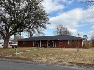 2107 Strait Pl, Stuttgart, AR 72160