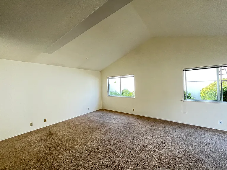 989 Bluebell Way — Photo 14