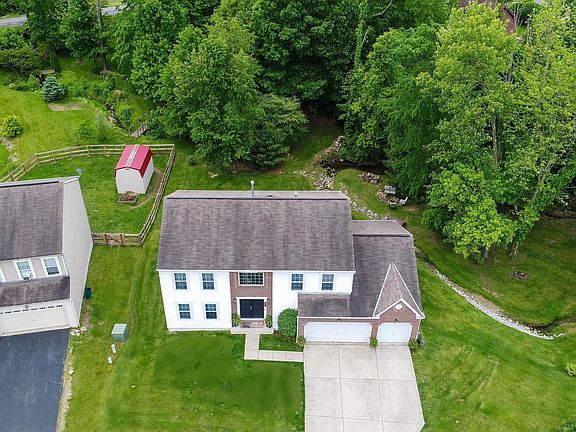 2nd image of 203 Wellington Pl