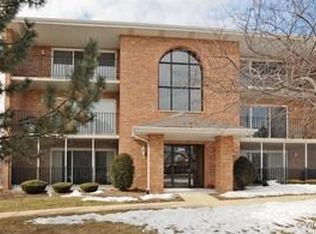5610 158th St APT 104, Oak Forest, IL 60452