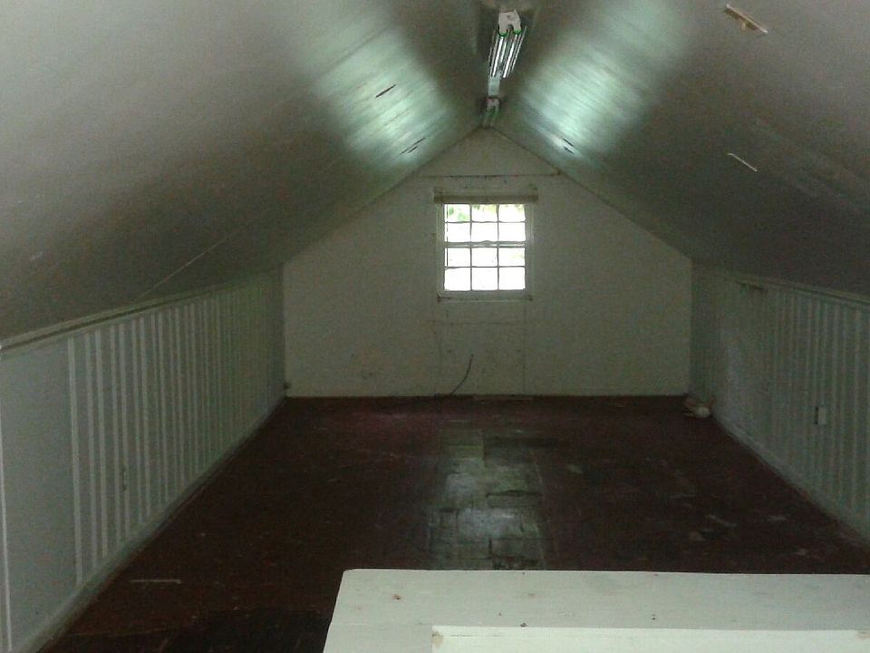 2nd image of 2594 Sylvan Rd