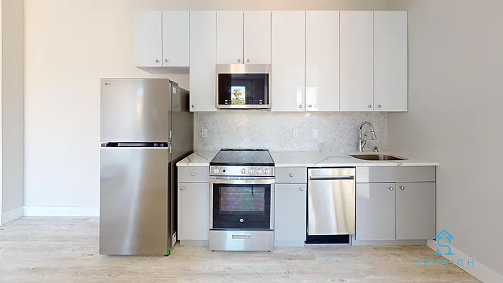 Rented by Skyhigh Realty NYC LLC | media 6