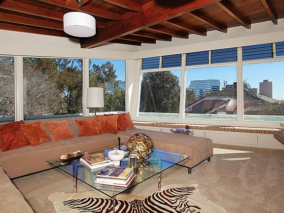 2nd image of 1036 Centinela Ave