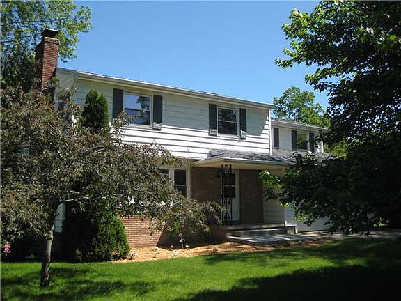 2nd image of 1016 E Gainsborough Dr