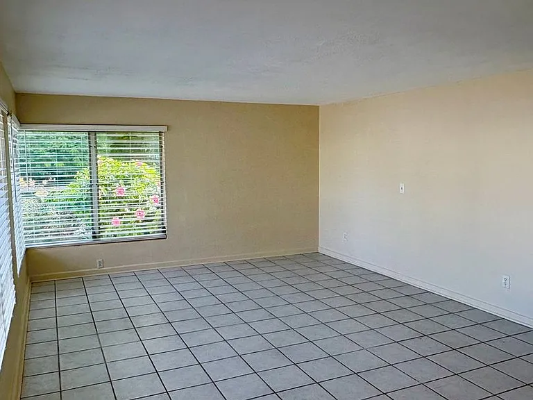 2680 NE Indian River Dr — Photo 18