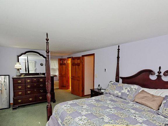 4th image of 17 Firestone Ln