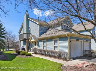 1288 Tennyson Ln, Naperville, IL 60540