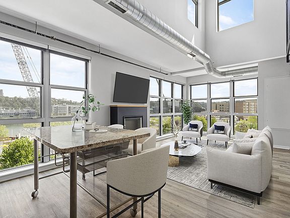 2nd image of 2626 Tunnel Blvd #2B-2Ba-1143Sqft