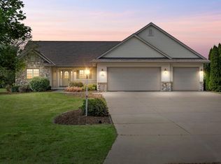 N101W16608 Santa Fe Ct, Germantown, WI 53022