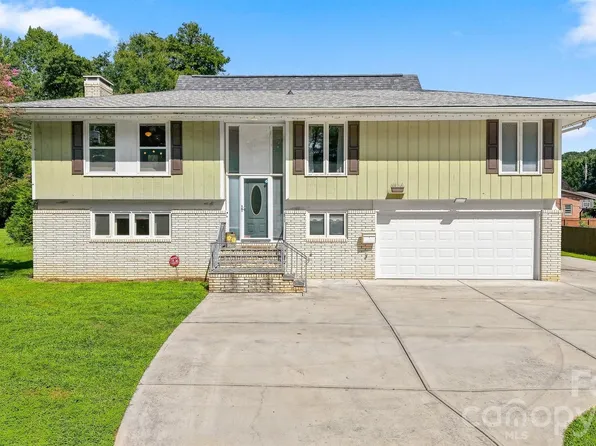 706 Springdale Rd, Statesville, NC 28677