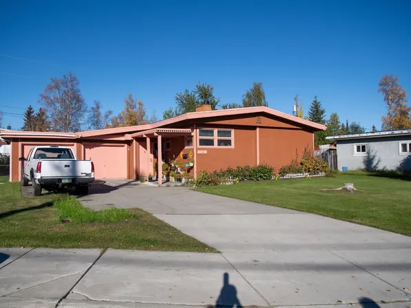 1040 Kellum St, Fairbanks, AK 99701