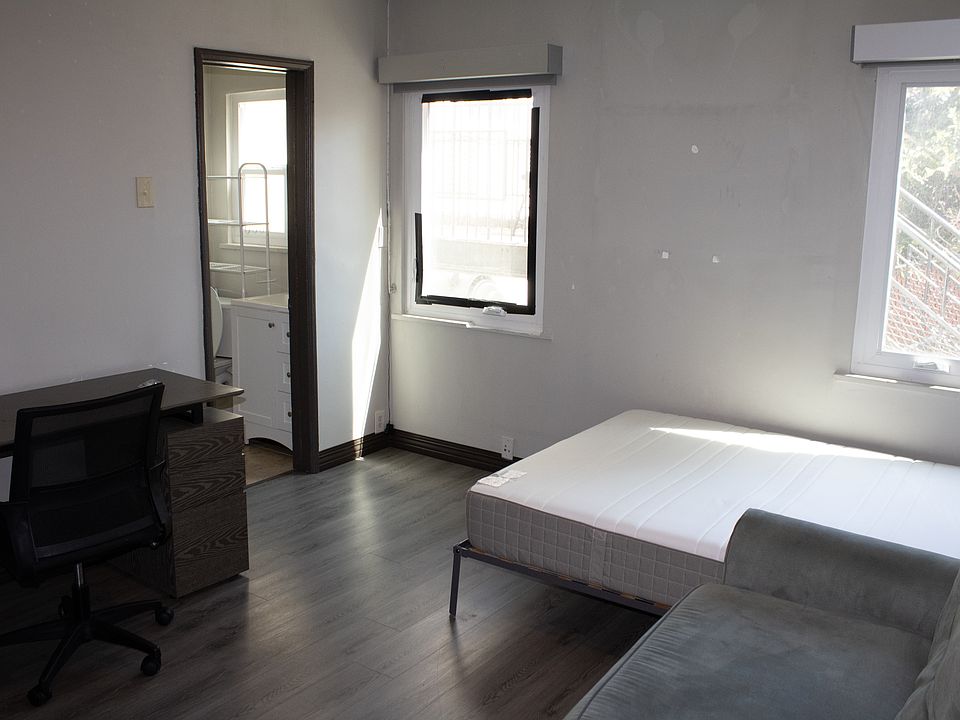 1st image of 519 Landfair Ave #15