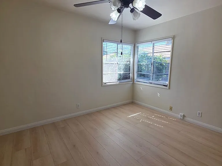 2904 Sunset Ave - Apartment — Photo 12