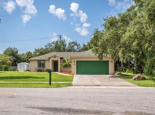 2707 Lakeshore Cir, Pt Charlotte, FL 33952