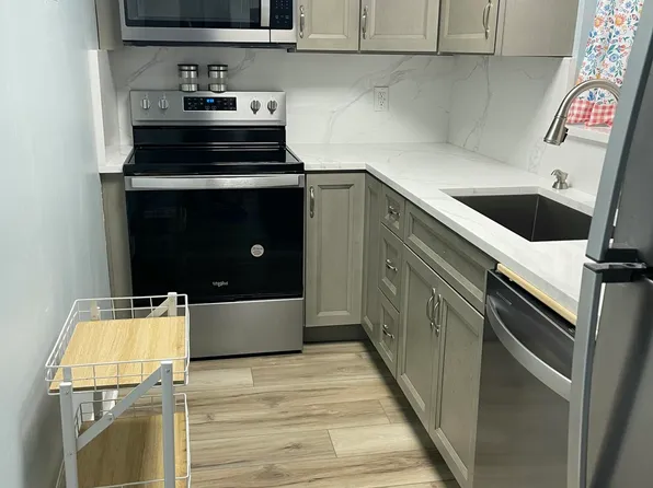 3216 SE 8th Street #203, Pompano Beach, FL 33062