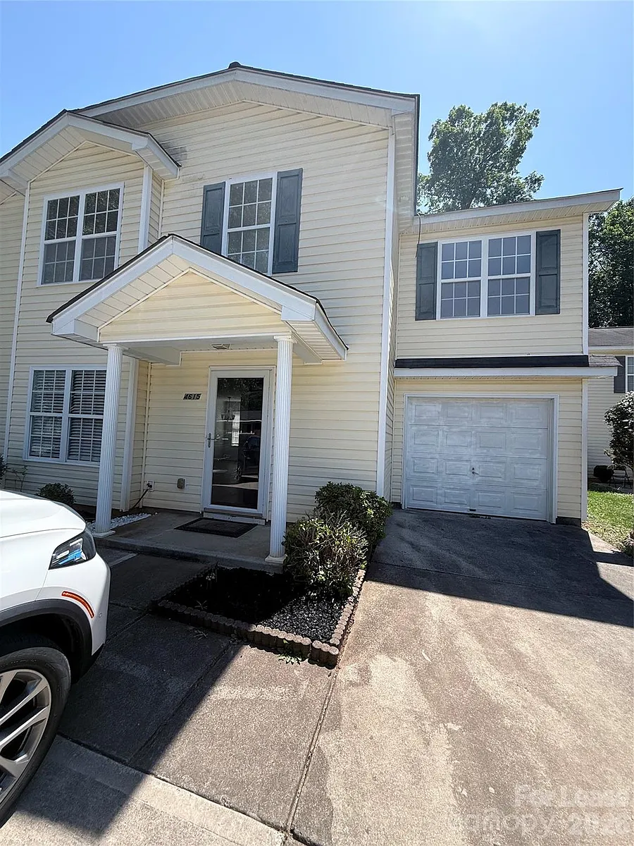 Building Photo - 4615 Willard St