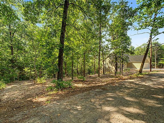 5th image of 9 Aberdeen Cir
