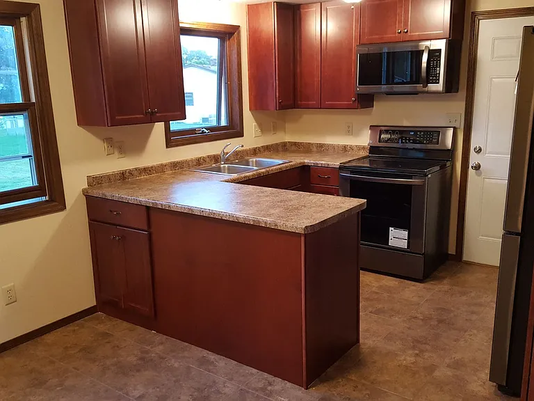 2747-2749 Packerland Dr — Photo 3