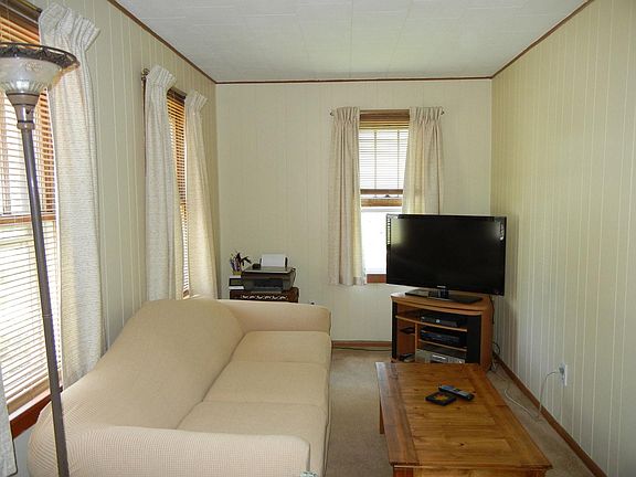 2nd image of 1205 Southport Ave