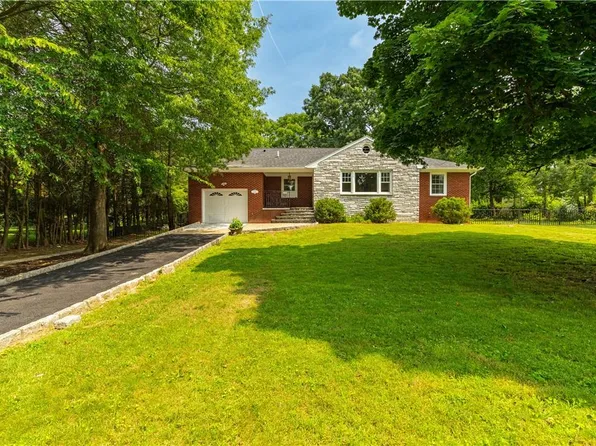 12 Magnolia Drive, Wappingers Falls, NY 12590