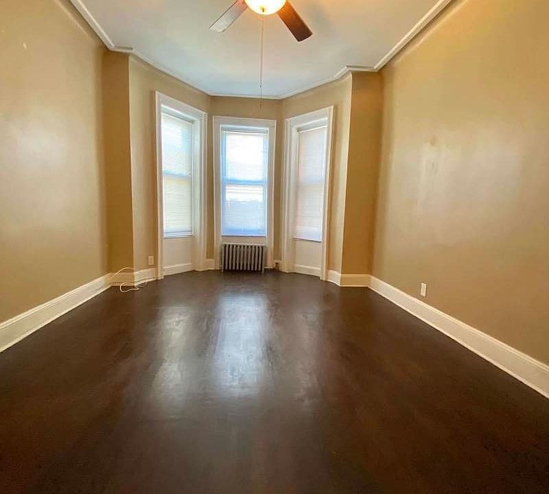 1st image of 830 42nd St APT 1