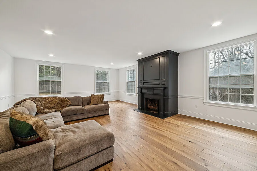5 bed, 3.5 bath, 4704 sqft, $7,500 — Photo 3