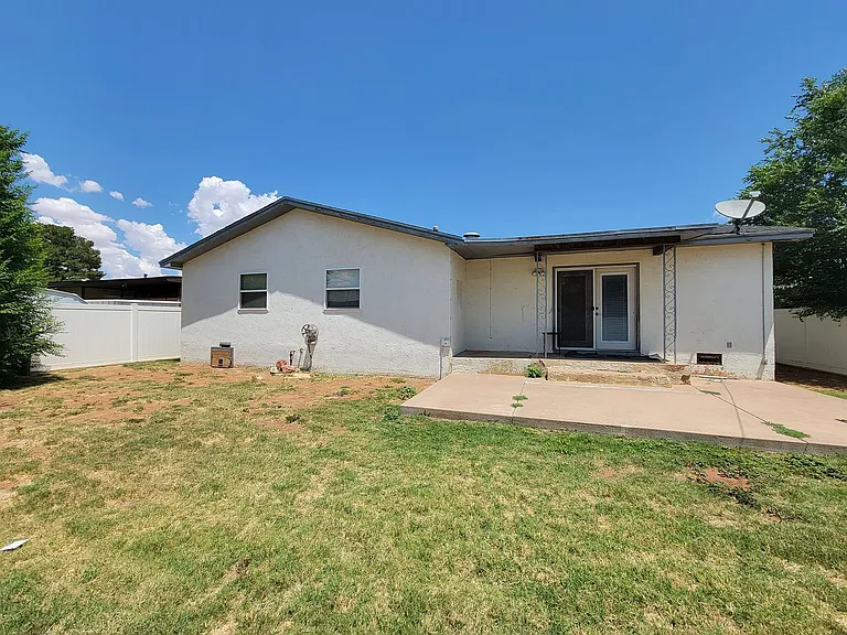 805 W Christopher Dr — Photo 44