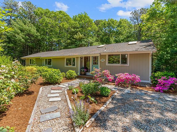 3rd image of 261 Fells Pond Road