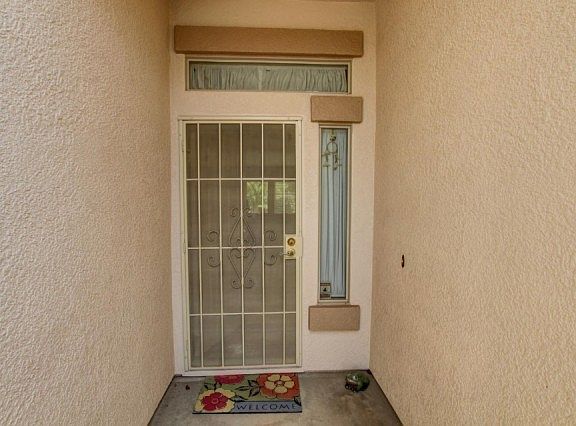 3rd image of 1800 Crocker Ln