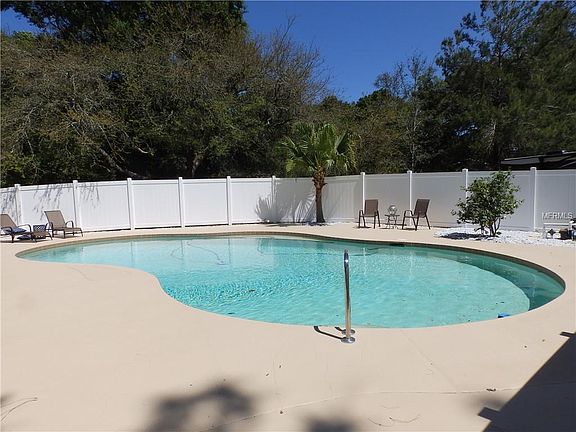 3rd image of 2535 Woodland Ct