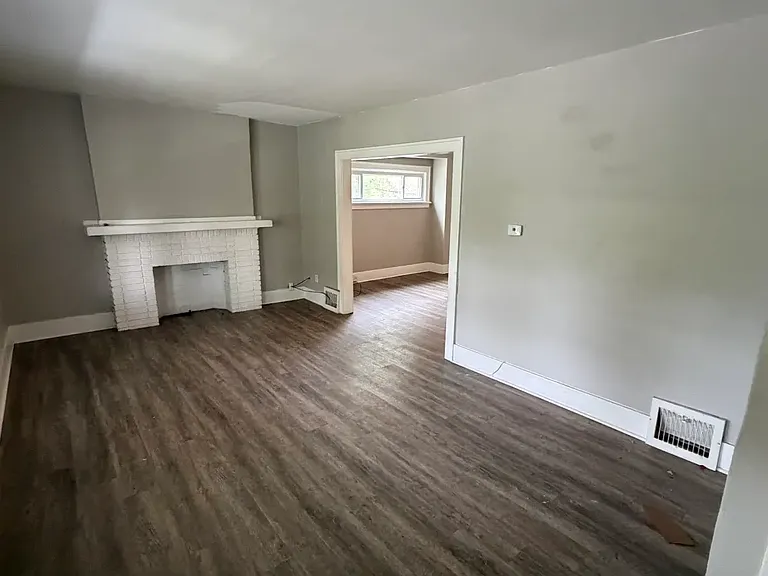 3548 Willys Pkwy #2 — Photo 5