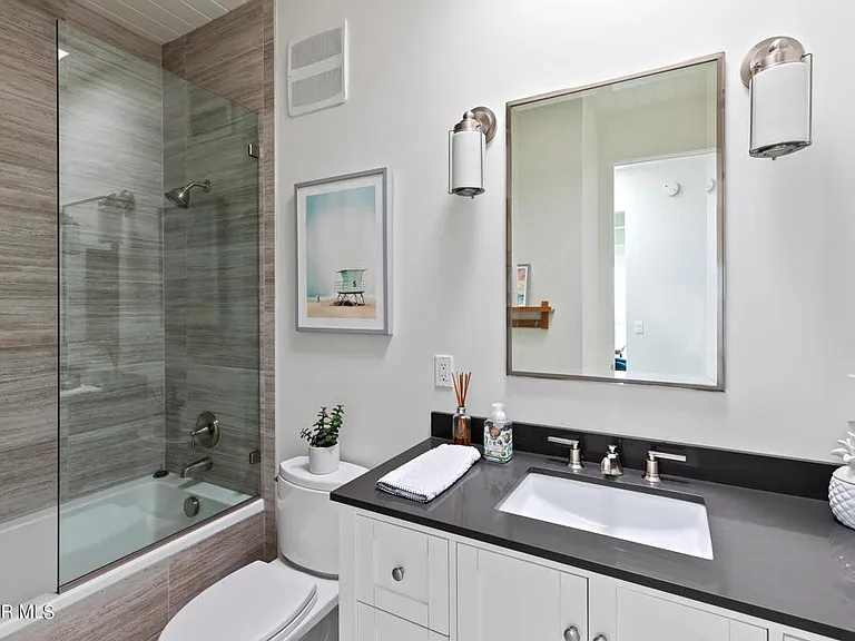 11900 Whitewater Ln — Photo 17
