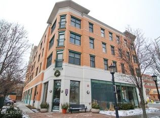 125 N Euclid Ave APT 406, Oak Park, IL 60301