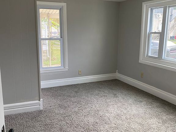 4th image of 124 Charles St
