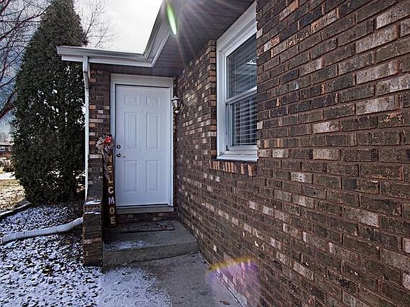 3rd image of 3436 Larosa St