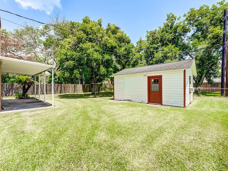 305 Yaupon St — Photo 11