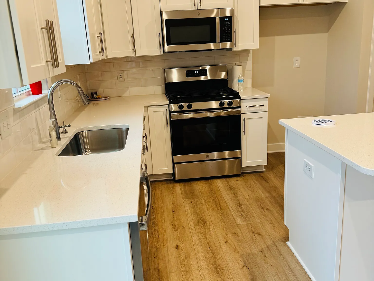 318 Lograto Ln — Photo 3